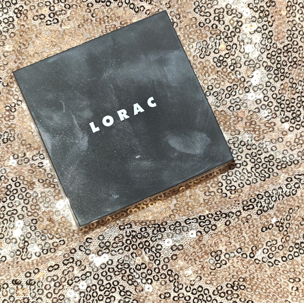 LORAC Pro Loose Setting Powder - Picture 2 of 10